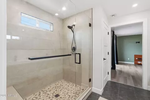 Bath - 4845 E Fairmount Ave, Phoenix, AZ 85018 photo 3 of 7