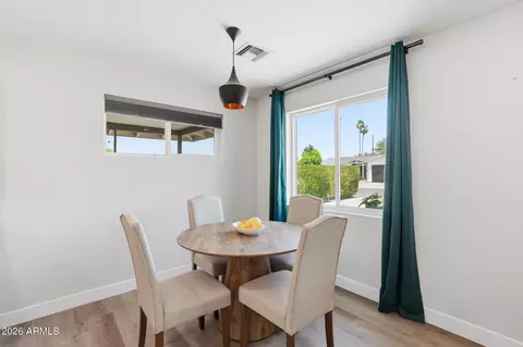 Dining - 4845 E Fairmount Ave, Phoenix, AZ 85018 photo 1 of 1