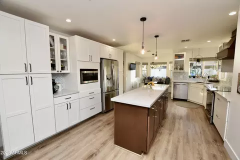 Kitchen - 201 W Pershing Ave, Phoenix, AZ 85029 photo 2 of 3