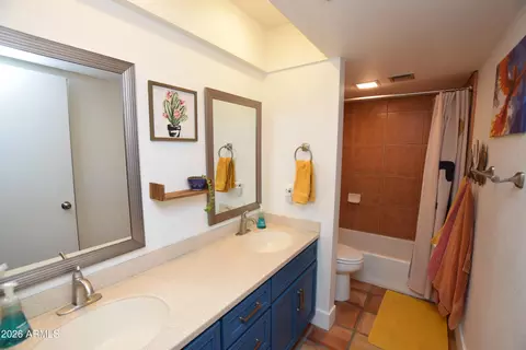 Bath - 201 W Pershing Ave, Phoenix, AZ 85029 photo 3 of 3
