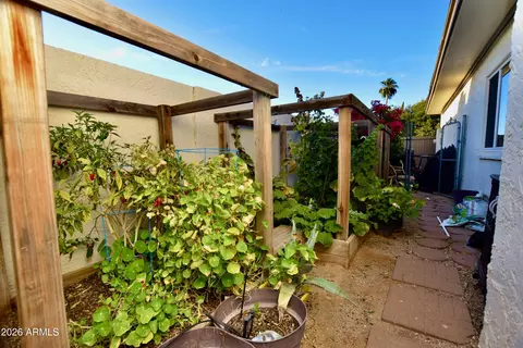Exterior - 201 W Pershing Ave, Phoenix, AZ 85029 photo 5 of 7