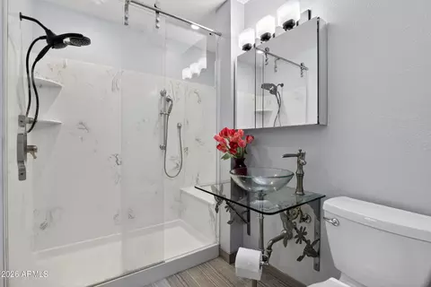 Bath - 701 S Clearview Ave, Mesa, AZ 85208 photo 1 of 3