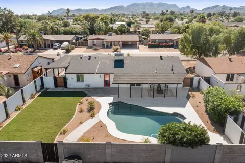 View/Area - 3440 E Laurel Ln, Phoenix, AZ 85028 photo 2 of 4