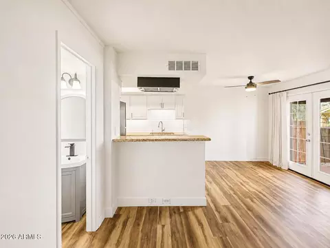 Living - 735 E North Ln #2, Phoenix, AZ 85020 photo 4 of 5
