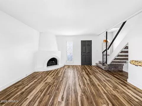 Living - 735 E North Ln #2, Phoenix, AZ 85020 photo 1 of 5