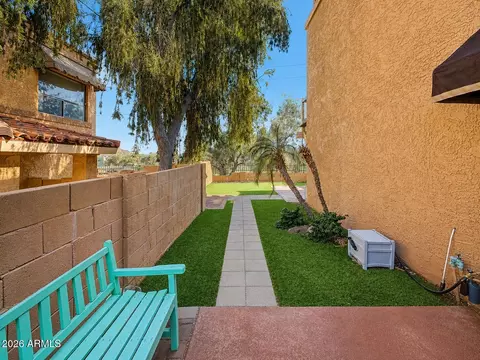 Exterior - 735 E North Ln #2, Phoenix, AZ 85020 photo 2 of 8