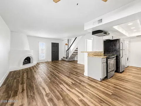 Living - 735 E North Ln #2, Phoenix, AZ 85020 photo 5 of 5