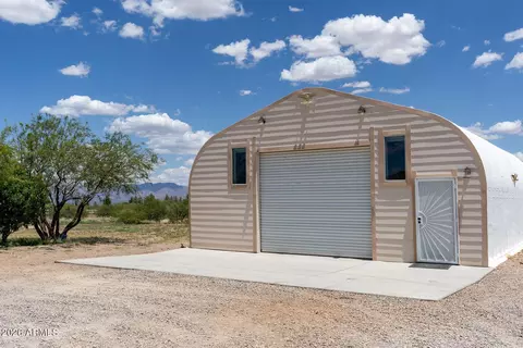 10847 S Kings Ranch Rd, Hereford, AZ 85615