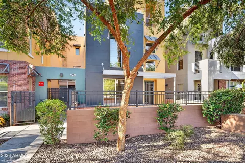 Exterior - 706 E Washington St #124, Phoenix, AZ 85034 photo 2 of 8