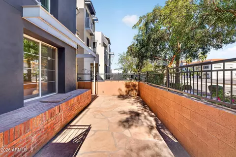 Exterior - 706 E Washington St #124, Phoenix, AZ 85034 photo 5 of 8