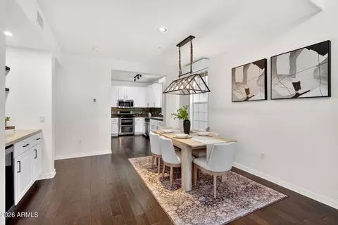Dining - 706 E Washington St #124, Phoenix, AZ 85034 photo 2 of 3
