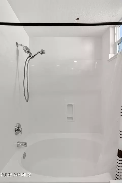 Bath - 706 E Washington St #124, Phoenix, AZ 85034 photo 2 of 6