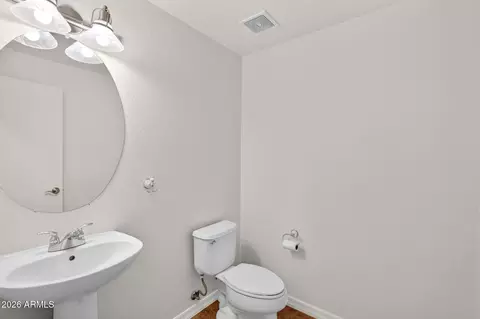 Bath - 706 E Washington St #124, Phoenix, AZ 85034 photo 6 of 6