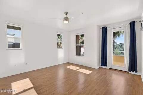 Living - 706 E Washington St #124, Phoenix, AZ 85034 photo 5 of 5