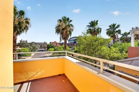 Exterior - 706 E Washington St #124, Phoenix, AZ 85034 photo 4 of 8