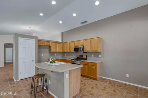 Kitchen - 4040 E Sidewinder Ct, Gilbert, AZ 85297 photo 2 of 5