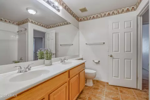 Bath - 4040 E Sidewinder Ct, Gilbert, AZ 85297 photo 1 of 5