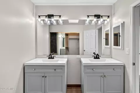 Bath - 1417 E Mineral Rd, Gilbert, AZ 85234 photo 2 of 5