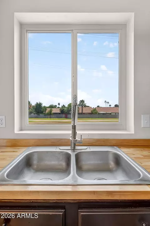 Kitchen - 1417 E Mineral Rd, Gilbert, AZ 85234 photo 9 of 10