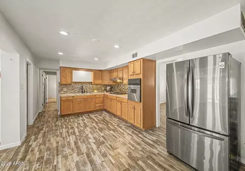 Kitchen - 1522 W Lawrence Ln, Phoenix, AZ 85021 photo 1 of 1