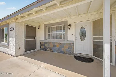 Exterior - 1522 W Lawrence Ln, Phoenix, AZ 85021 photo 2 of 4