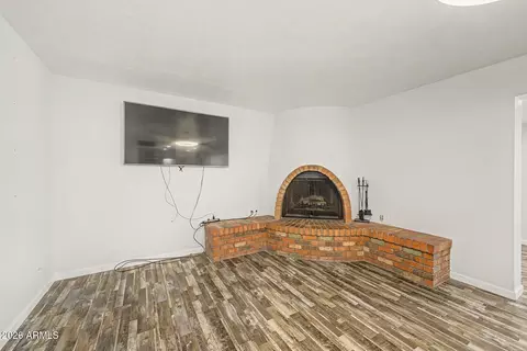 Living - 1522 W Lawrence Ln, Phoenix, AZ 85021 photo 2 of 2