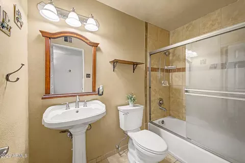 Bath - 1522 W Lawrence Ln, Phoenix, AZ 85021 photo 1 of 2