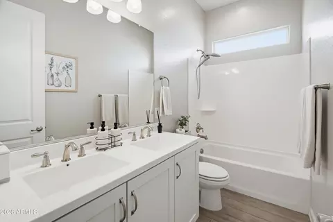 Bath - 2120 E Park View Ln, Phoenix, AZ 85024 photo 3 of 5