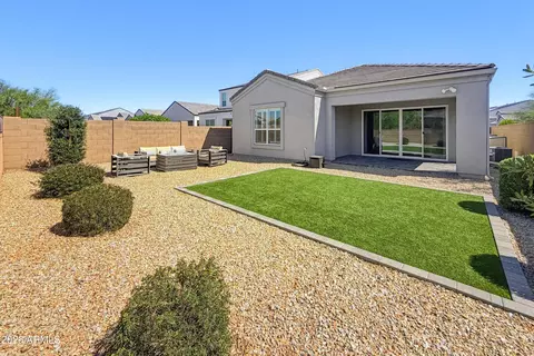 Exterior - 2120 E Park View Ln, Phoenix, AZ 85024 photo 2 of 8