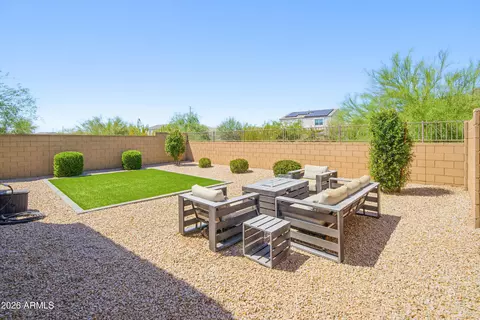 Exterior - 2120 E Park View Ln, Phoenix, AZ 85024 photo 4 of 8