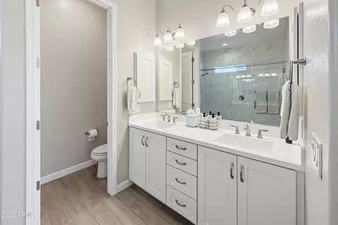 Bath - 2120 E Park View Ln, Phoenix, AZ 85024 photo 4 of 5