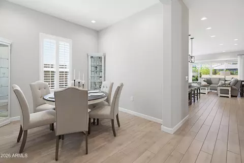 Dining - 2120 E Park View Ln, Phoenix, AZ 85024 photo 1 of 3