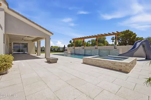 Exterior - 215 S Parkcrest St, Gilbert, AZ 85296 photo 5 of 14
