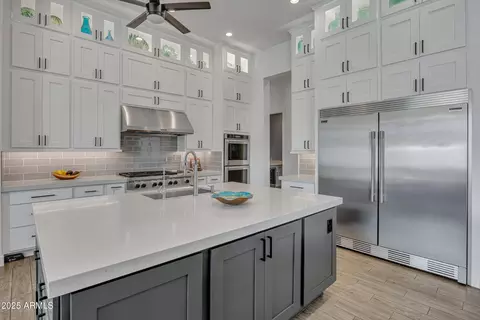 Kitchen - 2652 E Pelican Ct, Gilbert, AZ 85297 photo 2 of 10