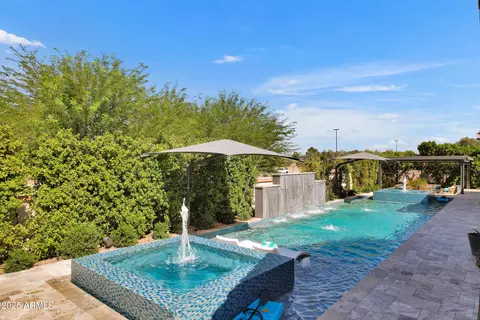 Exterior - 2652 E Pelican Ct, Gilbert, AZ 85297 photo 9 of 11