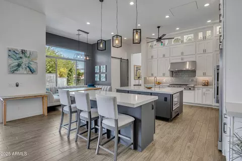 Kitchen - 2652 E Pelican Ct, Gilbert, AZ 85297 photo 8 of 10
