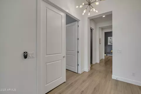 Entry Way - 2652 E Pelican Ct, Gilbert, AZ 85297 photo 2 of 4