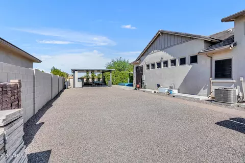 Exterior - 2652 E Pelican Ct, Gilbert, AZ 85297 photo 10 of 11