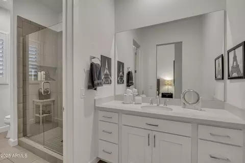 Bath - 2652 E Pelican Ct, Gilbert, AZ 85297 photo 3 of 6