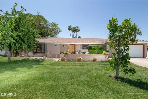 821 E Desert Park Ln, Phoenix, AZ 85020