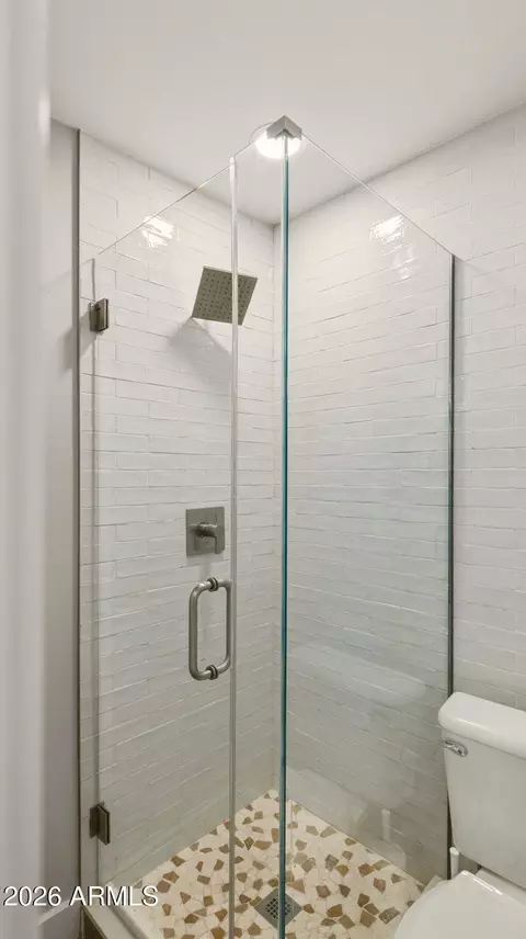 Bath - 4240 E Desert Cactus St, Phoenix, AZ 85032 photo 6 of 6
