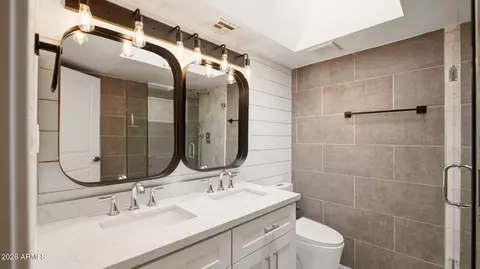 Bath - 4240 E Desert Cactus St, Phoenix, AZ 85032 photo 1 of 6