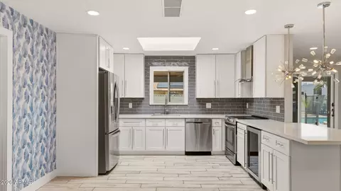 Kitchen - 4240 E Desert Cactus St, Phoenix, AZ 85032 photo 1 of 5