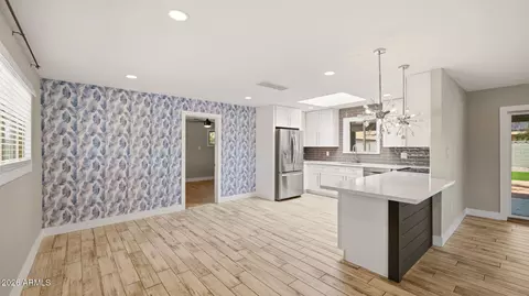 Kitchen - 4240 E Desert Cactus St, Phoenix, AZ 85032 photo 4 of 5
