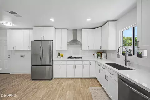 Kitchen - 315 Encanto Dr, Tempe, AZ 85281 photo 3 of 4