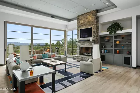 Living - 511 N Grapevine Dr, Payson, AZ 85541 photo 2 of 5