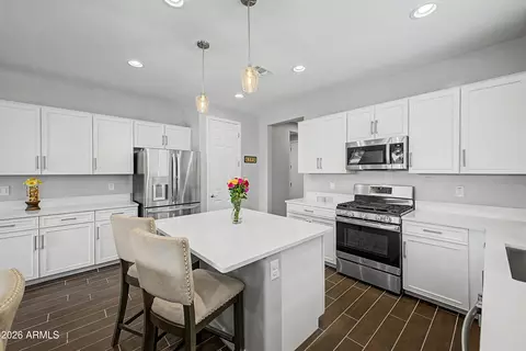 Kitchen - 725 E Liberty Ln, Gilbert, AZ 85296 photo 3 of 4