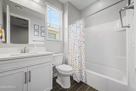 Bath - 725 E Liberty Ln, Gilbert, AZ 85296 photo 3 of 3