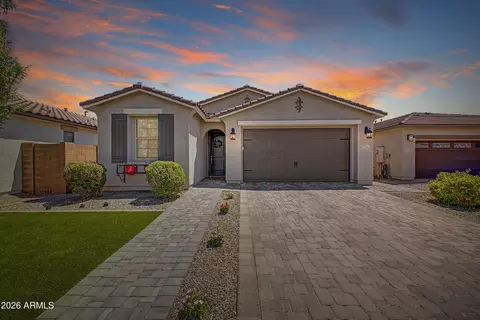 Exterior - 725 E Liberty Ln, Gilbert, AZ 85296 photo 2 of 6