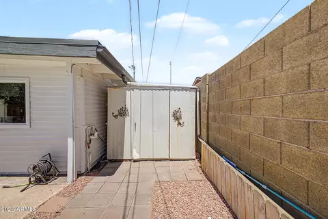 Exterior - 2009 E 3rd Dr, Mesa, AZ 85204 photo 4 of 11